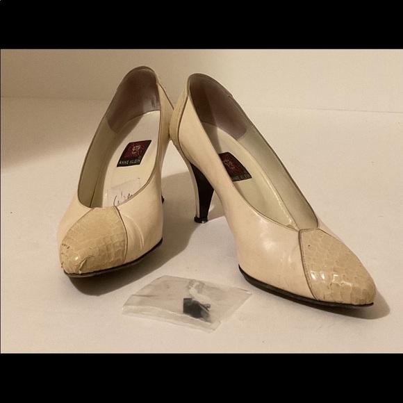 Anne Klein - Picture 2 of 7